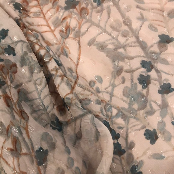 🎉 Chelsea & Violet Metallic Floral Ruffle Dress - Picture 3 of 6